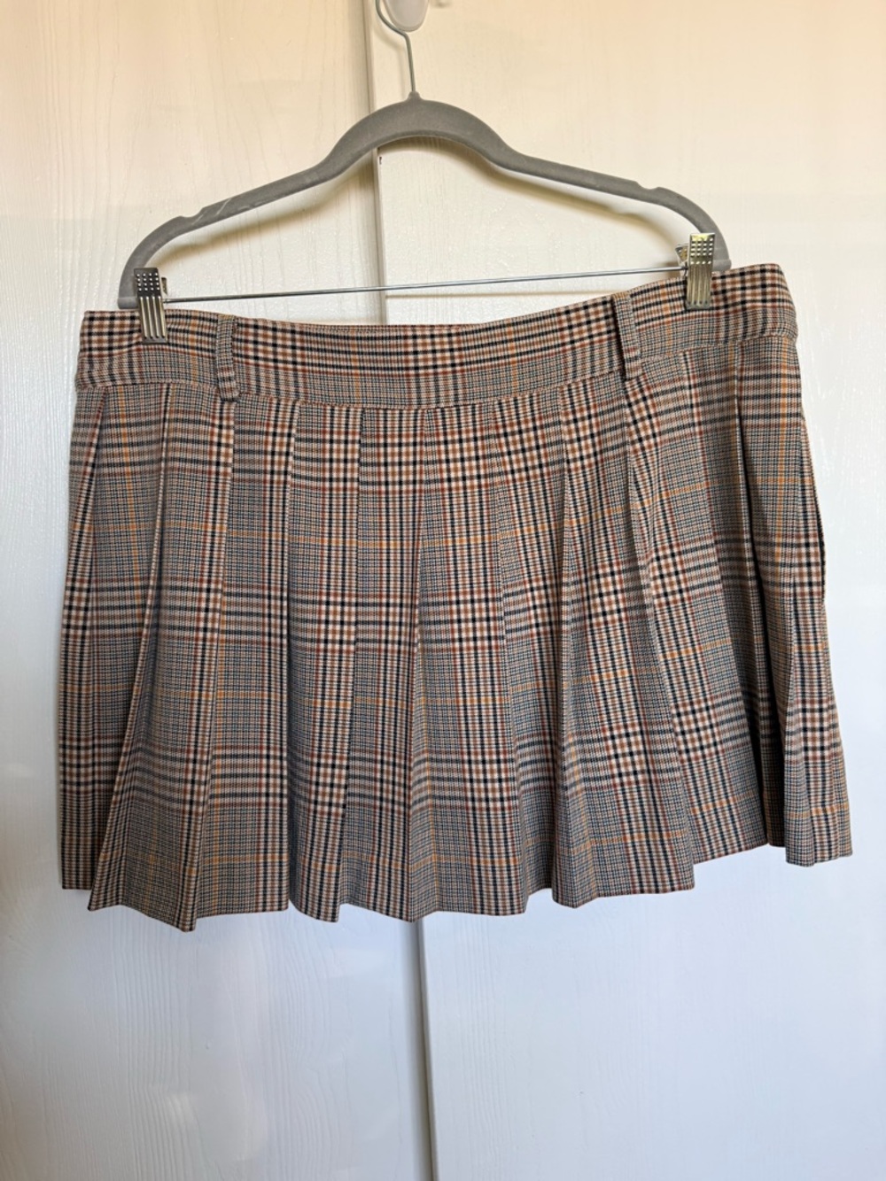 Open Edit Pleated Plaid Miniskirt in Tan Sophia Mini Check Size XL - Picture 3 of 5